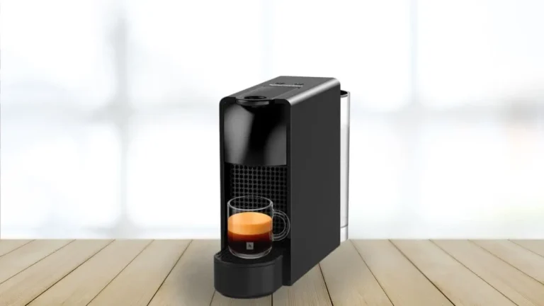 Cafeteira Nespresso Essenza Mini